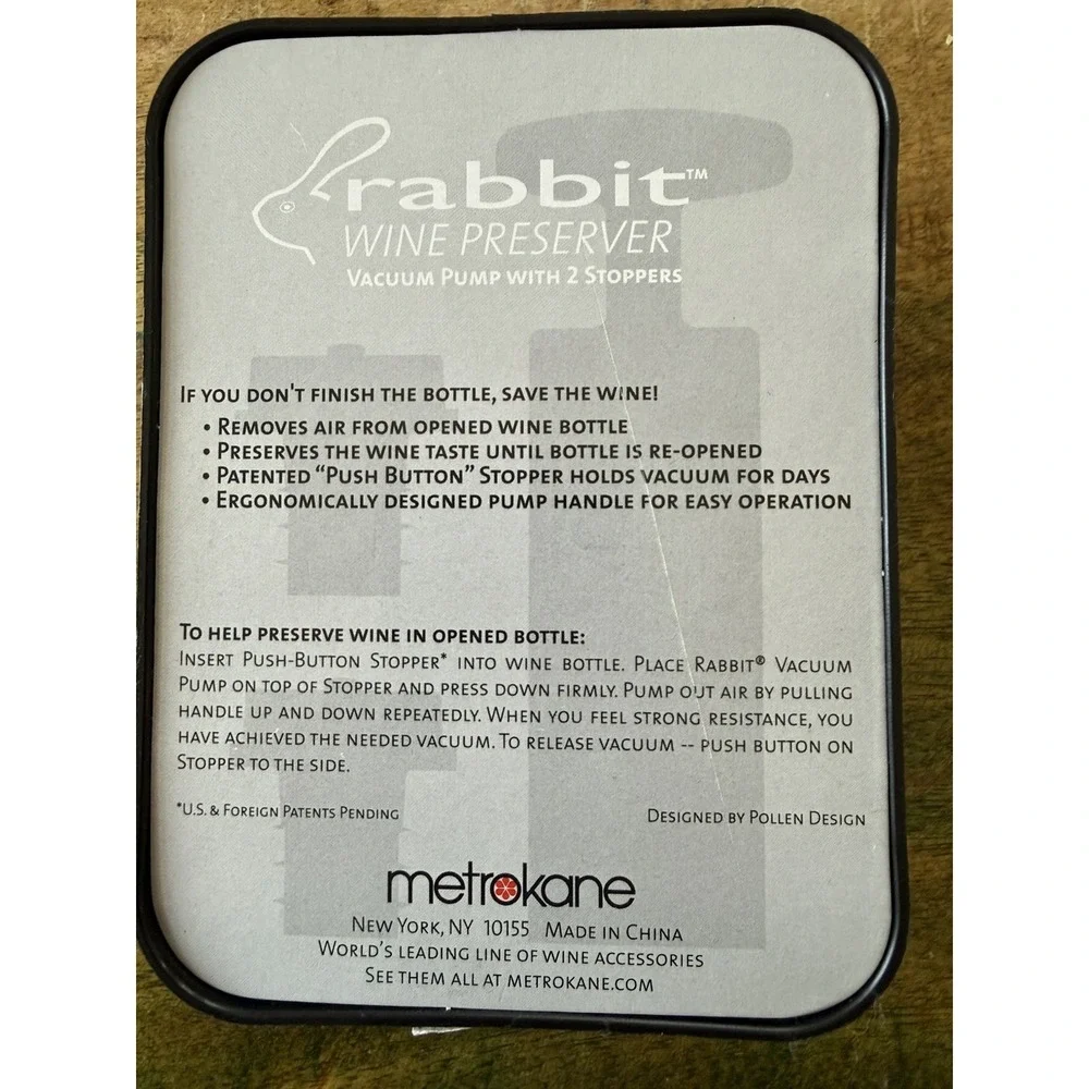Metrokane Rabbit Wine Preserver Vacuum Pump with 2 Stoppers new - Picture 2 of 3